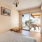 Meublé Tourisme 3 étoiles Vue *